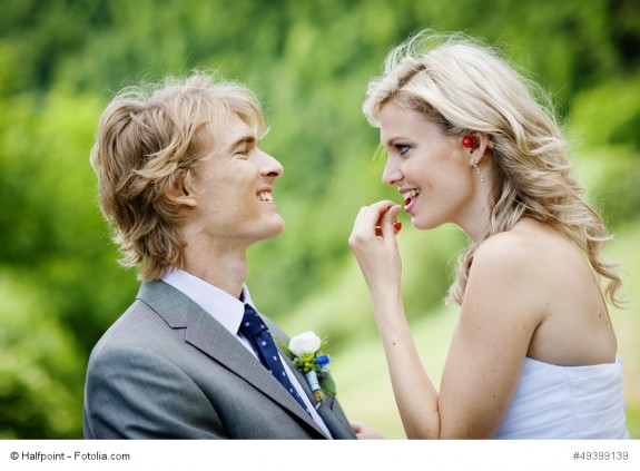 Mann und Frau flirten